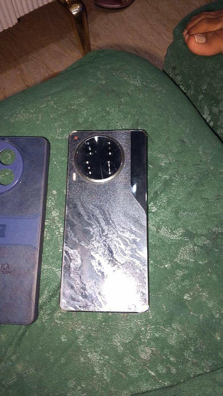 Tecno CAMON 30 1