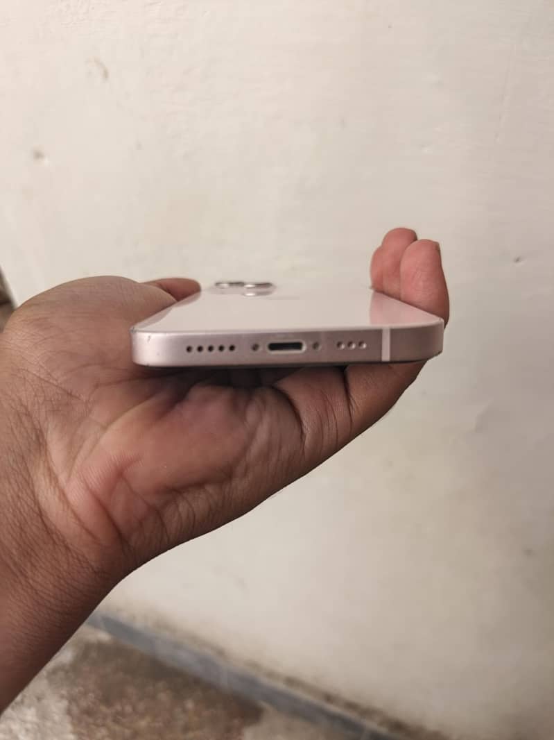 Apple iPhone 13 1