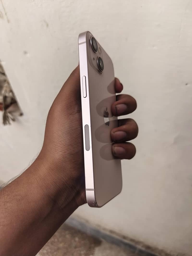 Apple iPhone 13 2