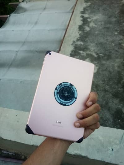 Ipad mini 5 all ok ha baki pic me dekh skty hain 03165772653