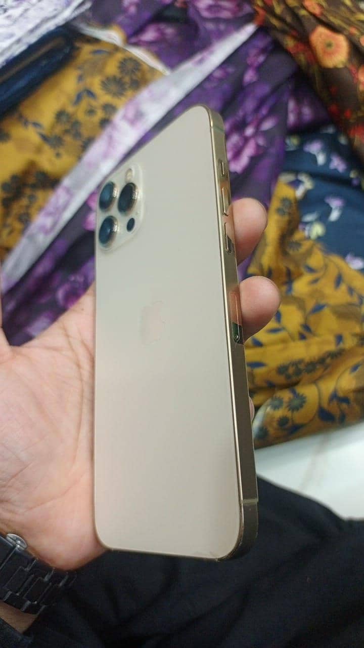 Apple iPhone 12 Pro Max 3