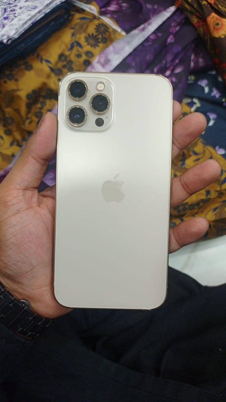 Apple iPhone 12 Pro Max 4