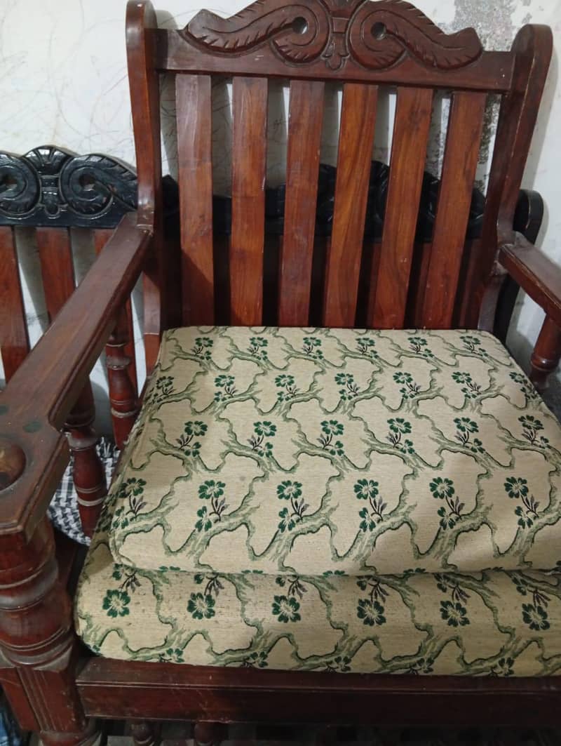 sofa good condition 0