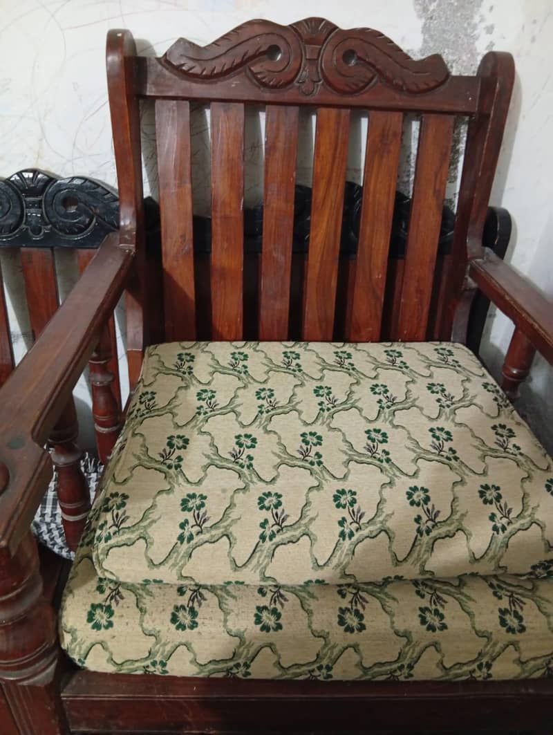 sofa good condition 1
