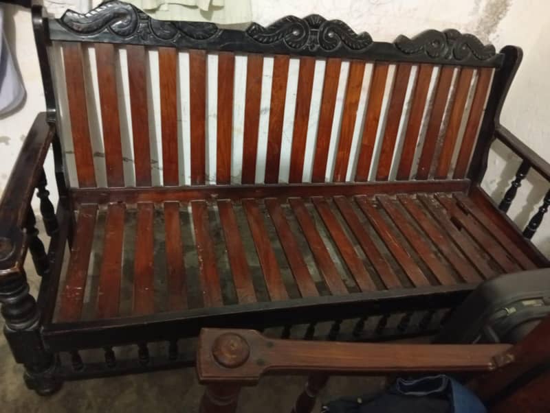 sofa good condition 4