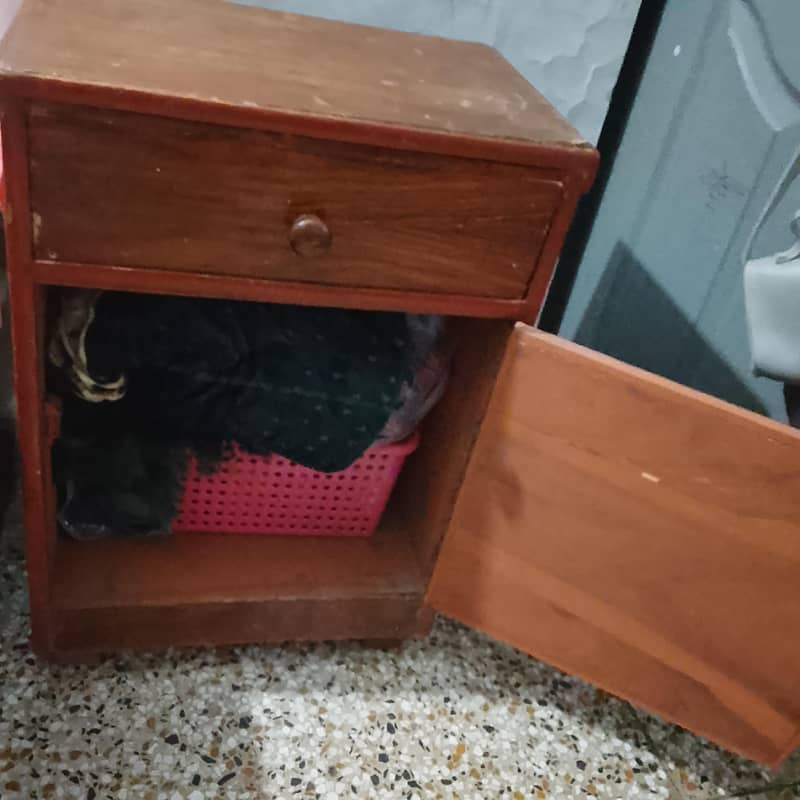 bed side table 1