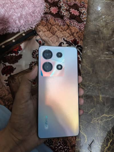 Infinix Note 30