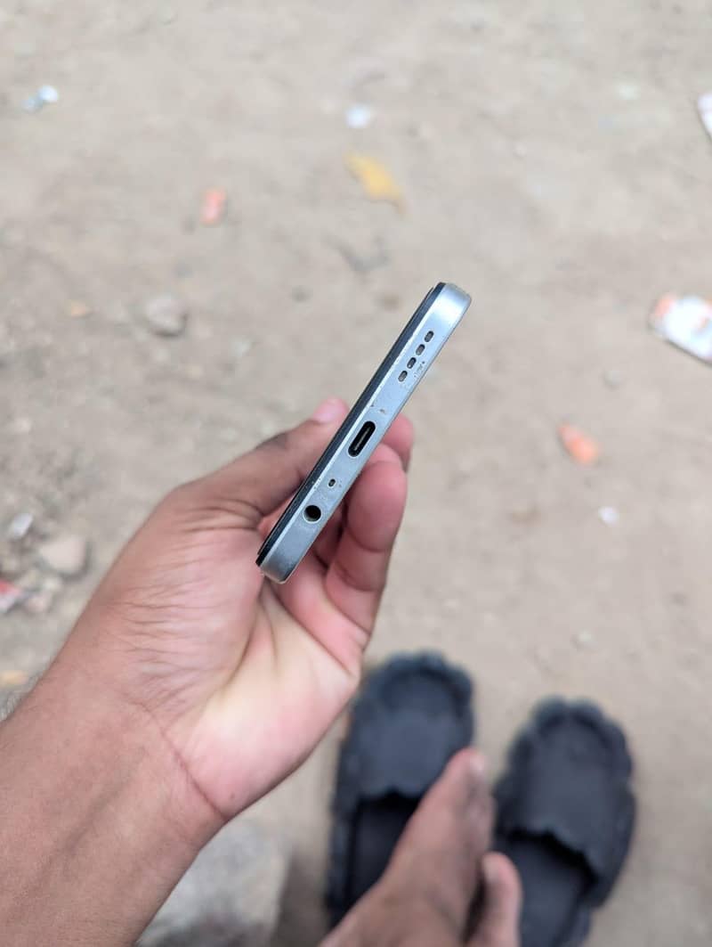 Realme C71 3