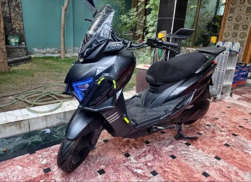 revoo E52 2
