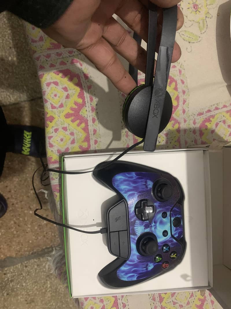 Xbox One Controller original with headset 2
