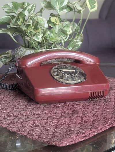 ANTIQUE TELEPHONE SET