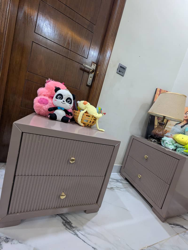 King size double bed 2
