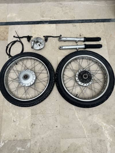 gs 150 2020 model rims with tyre & suspension bottles