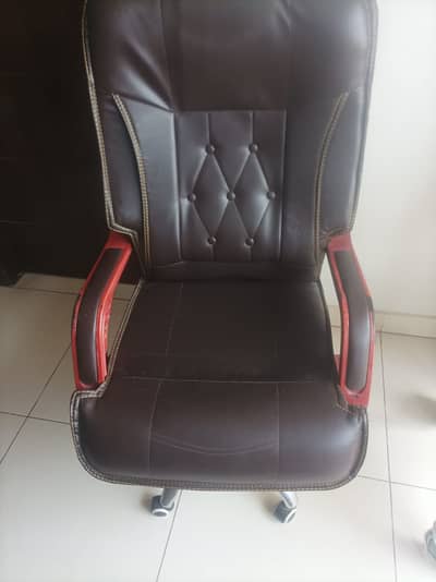 Executive Chairs and Tables - Moving Out Sale - Urgent Sale