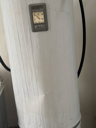 Nasgas DG-35 DLX Gas Geyser / Water Heater – Good Condition
