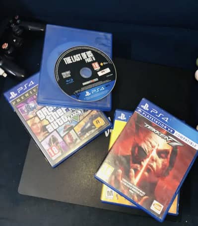 PS4 PRO all okay. No any fault. 1TB storage. 3 controllers and cd’s