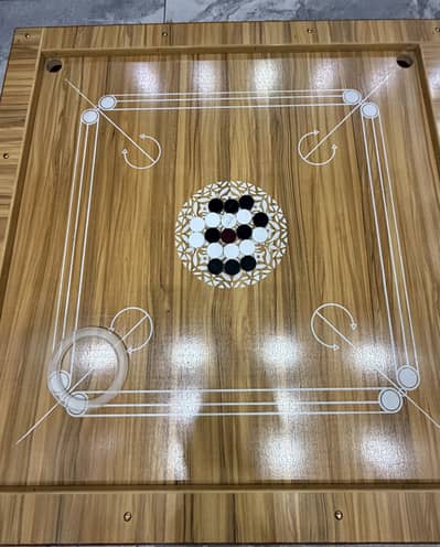 Carrom board