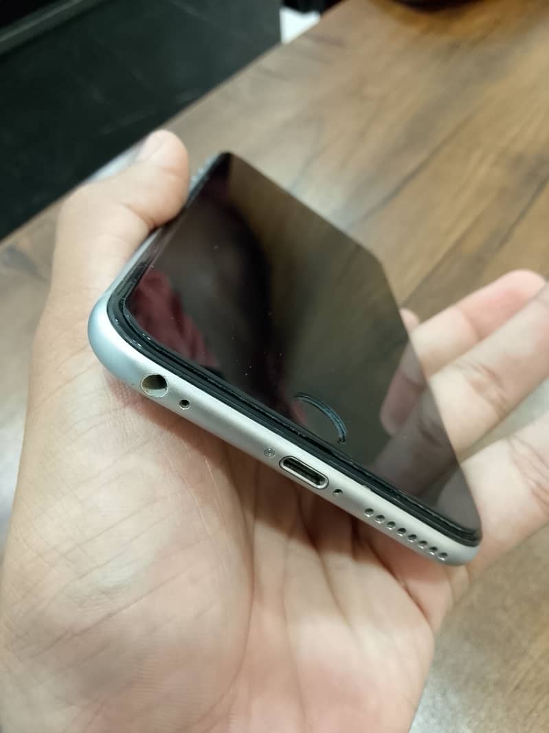 Apple iPhone 6S Plus 4