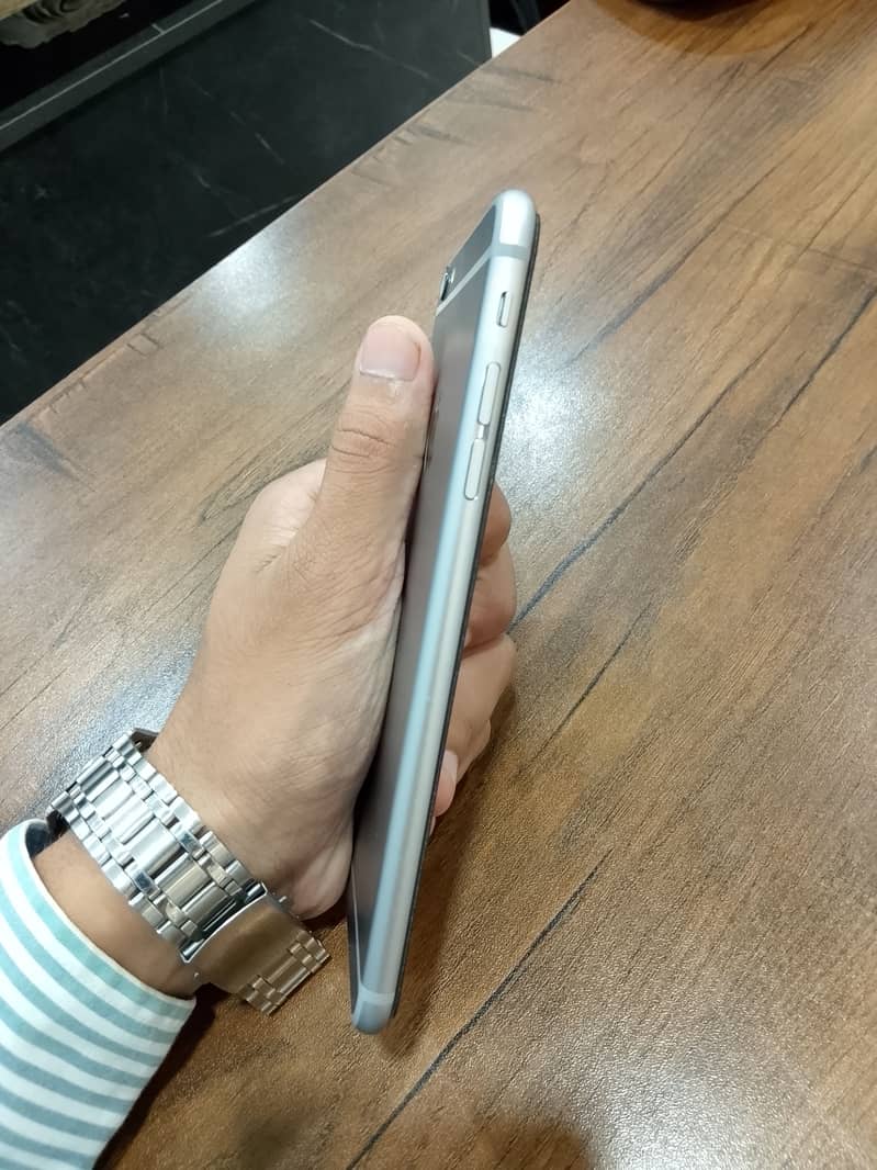 Apple iPhone 6S Plus 6