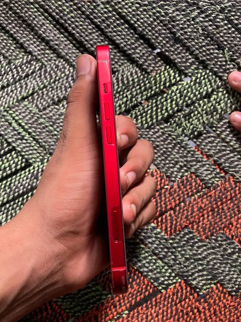 iPhone 13 6