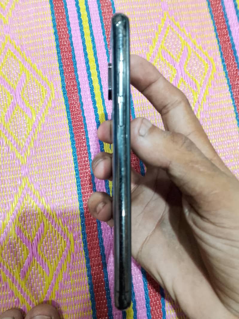 Apple iPhone X 3