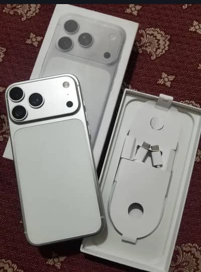 Apple iPhone 17 Pro 256gb factory unlocked full box 10/10 warranty 9M