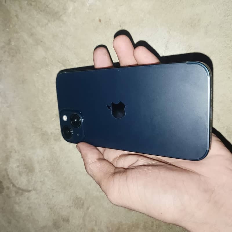 Apple iPhone 13 2