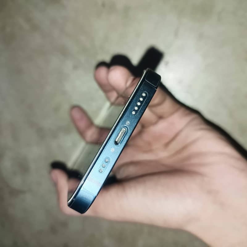 Apple iPhone 13 3