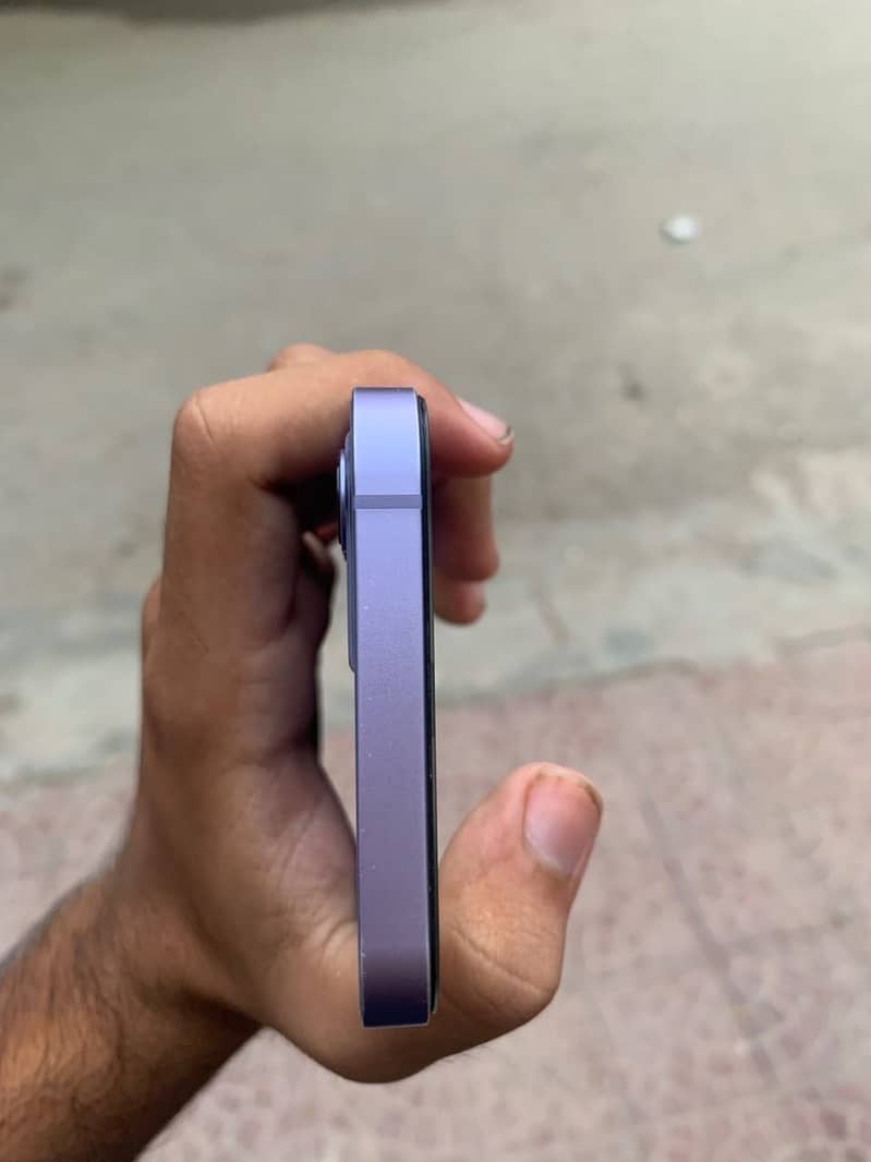 Apple iPhone 12 3