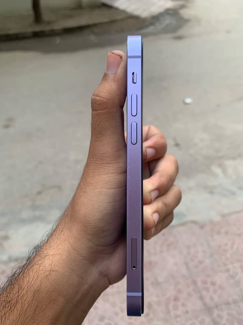 Apple iPhone 12 5