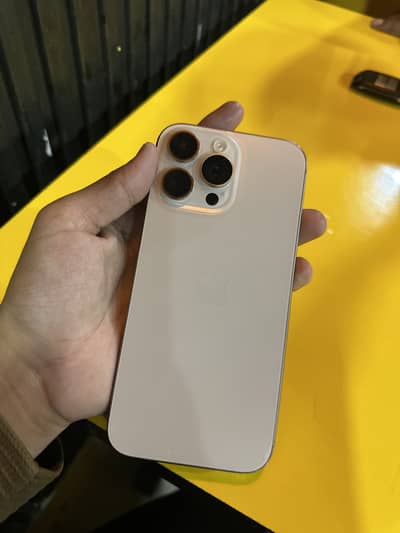 Apple iPhone 16 Pro Max
