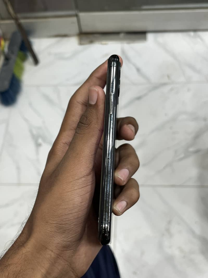 Apple iPhone 11 Pro 3