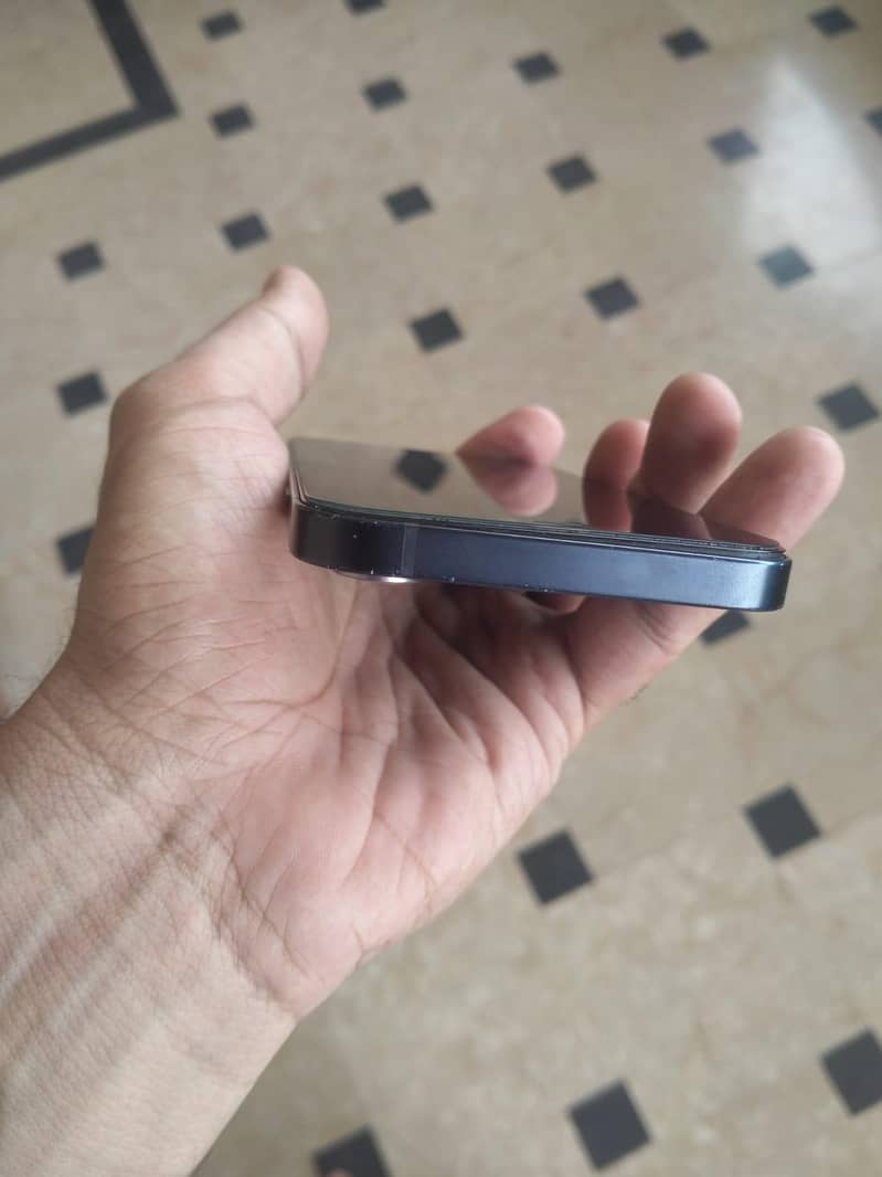 Apple iPhone 12 2