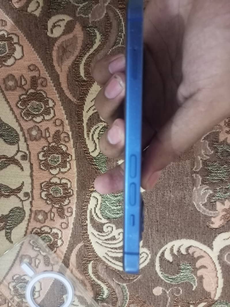Apple iPhone 13 0