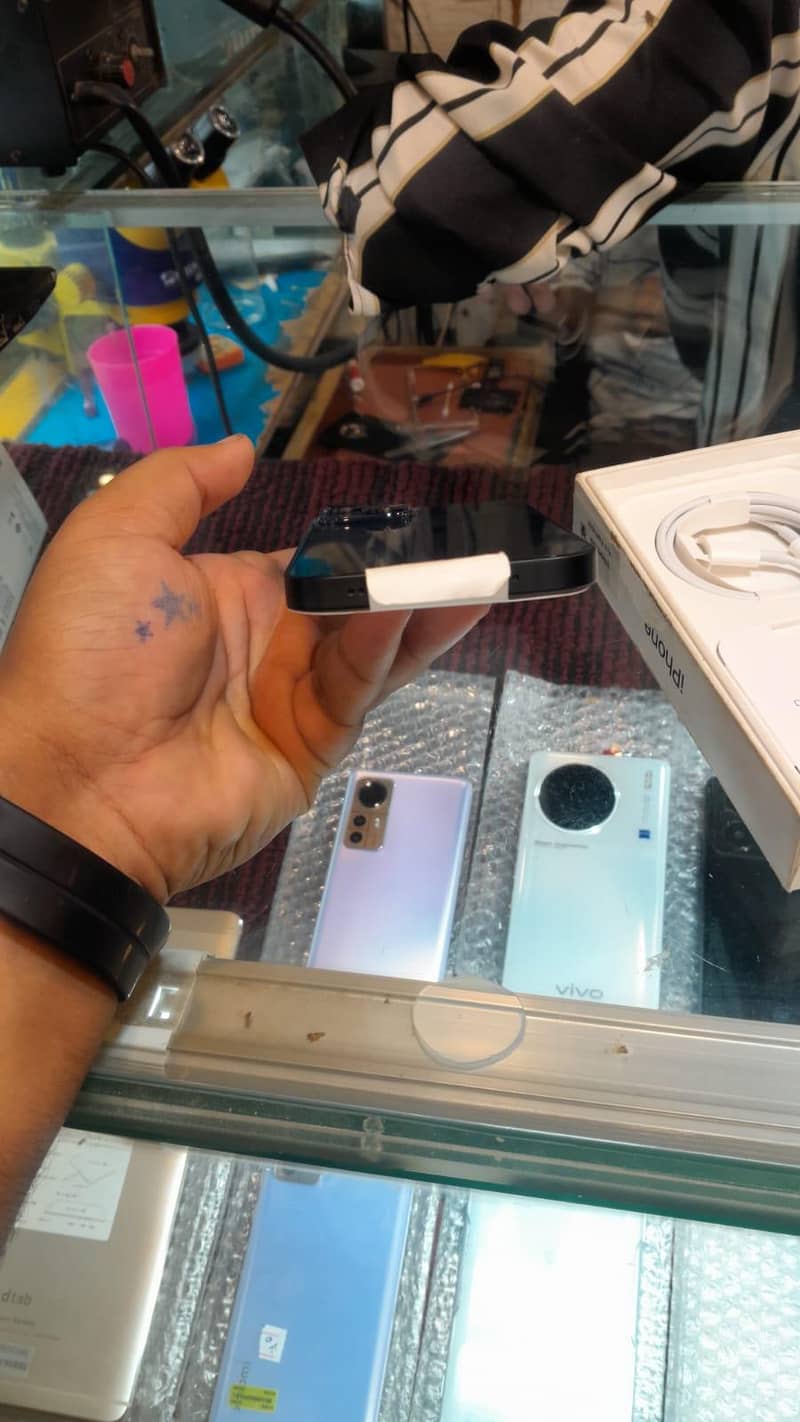 Apple iPhone 14 2