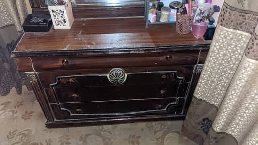 Dressing table