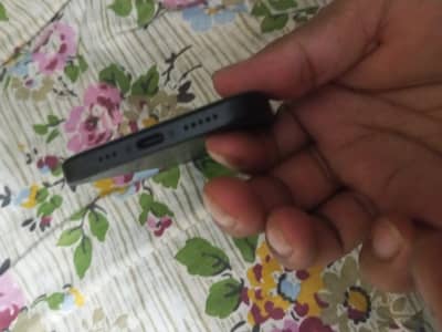Apple iPhone 15