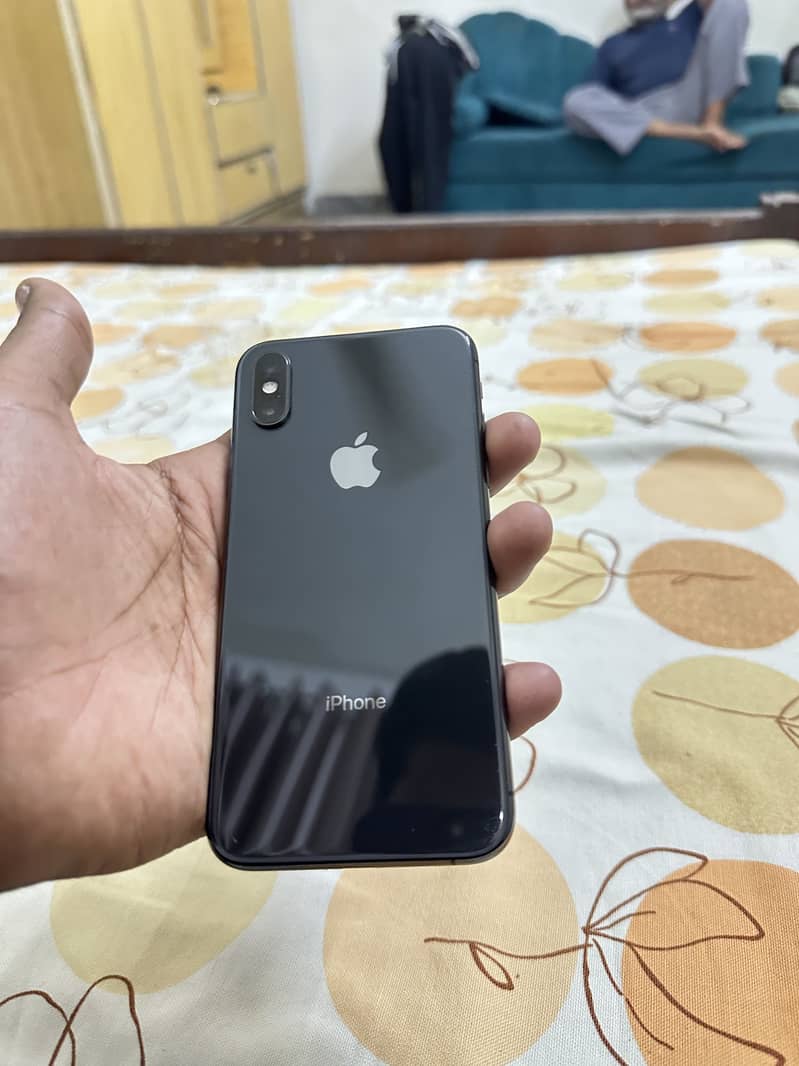 Apple iPhone XS 4