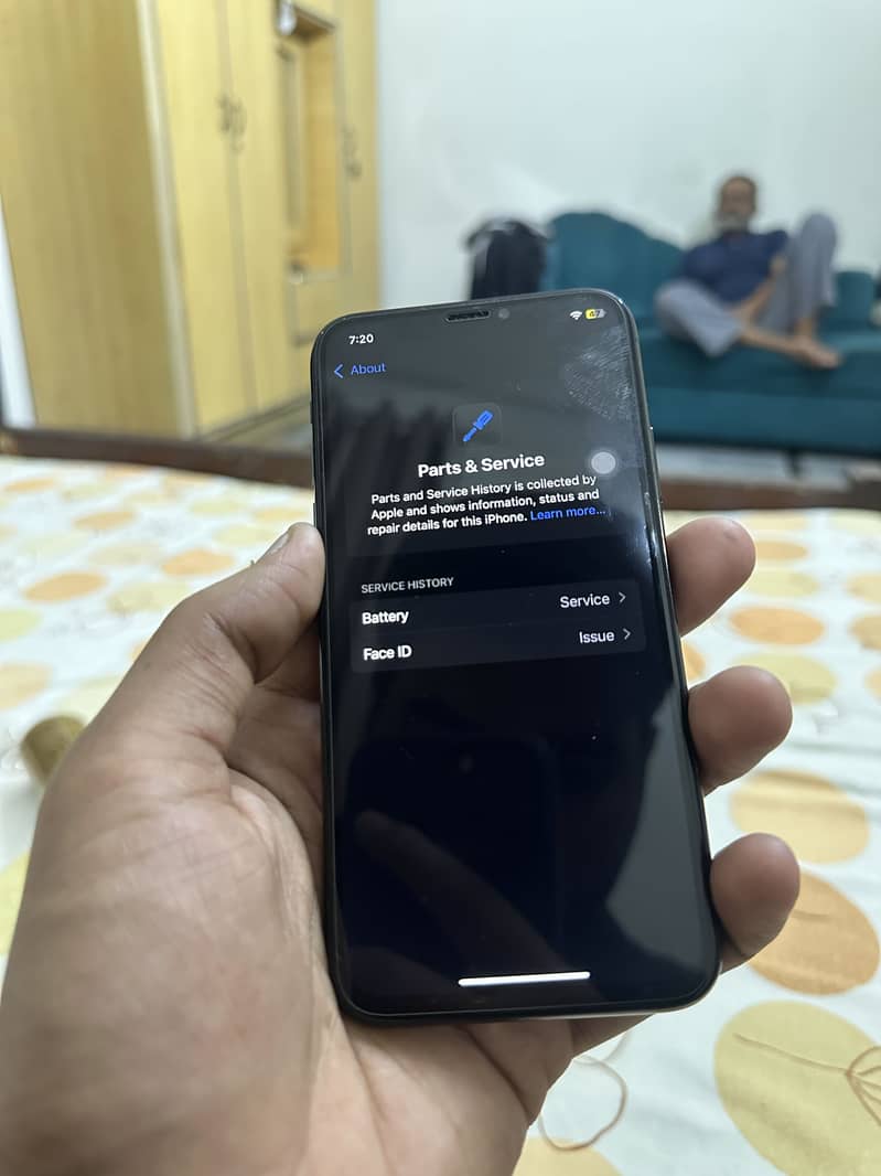 Apple iPhone XS 5
