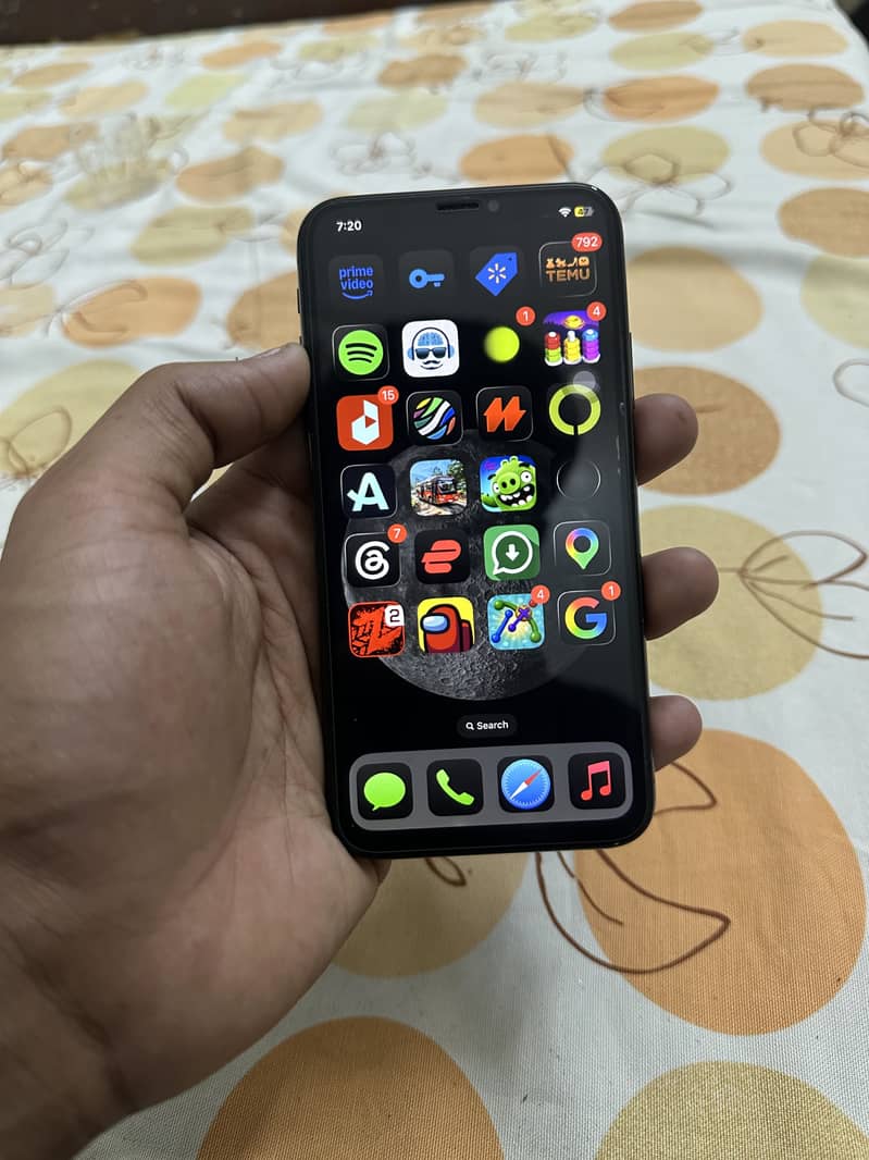 Apple iPhone XS 6