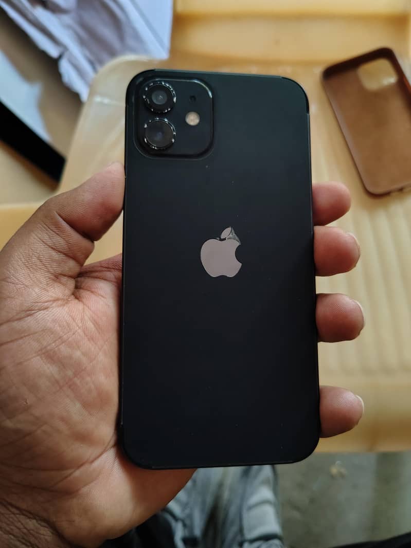 Apple iPhone 12 1