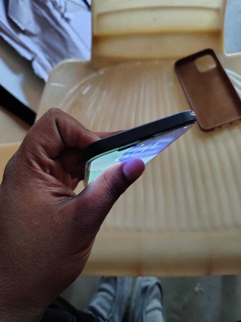 Apple iPhone 12 2