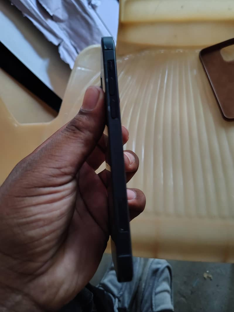Apple iPhone 12 3