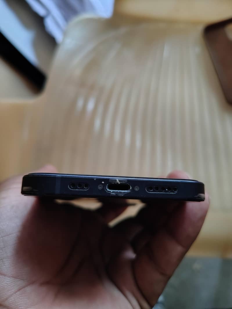 Apple iPhone 12 4