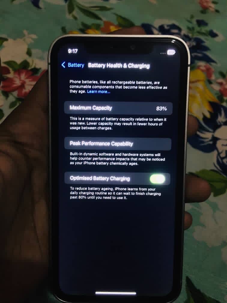 Apple iPhone 11 4
