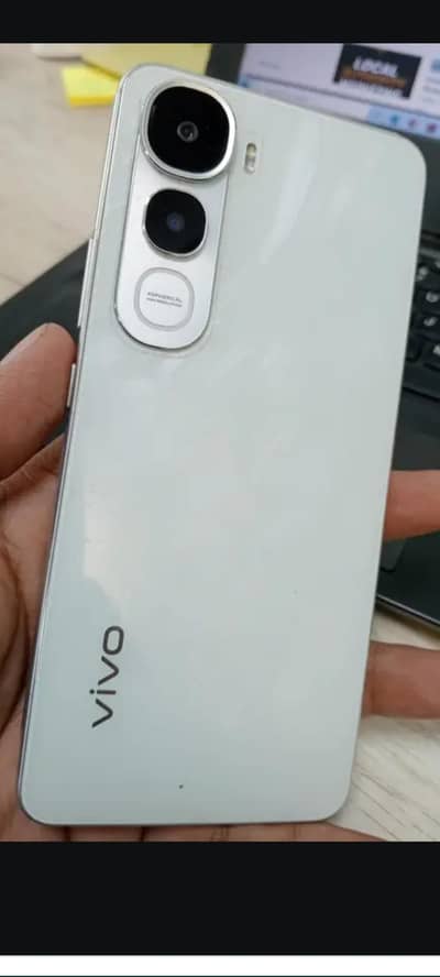 vivo y400