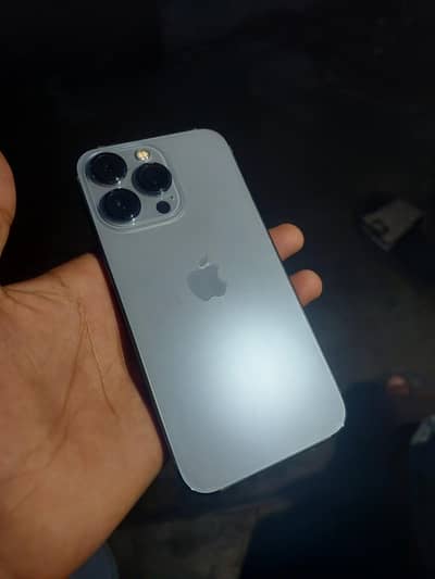 Apple iPhone 13 Pro water  pack wit