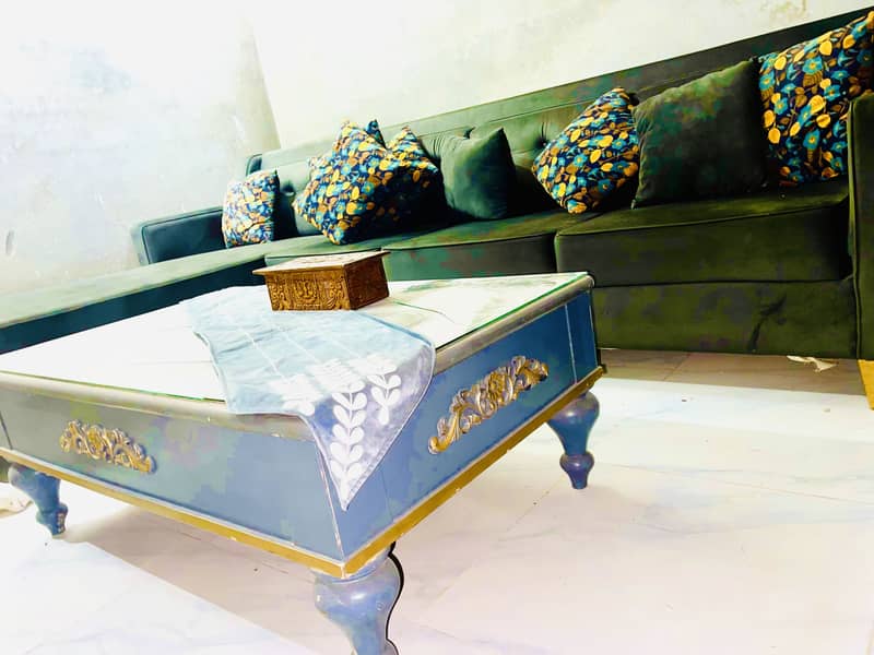 L shape sofa & center table 1