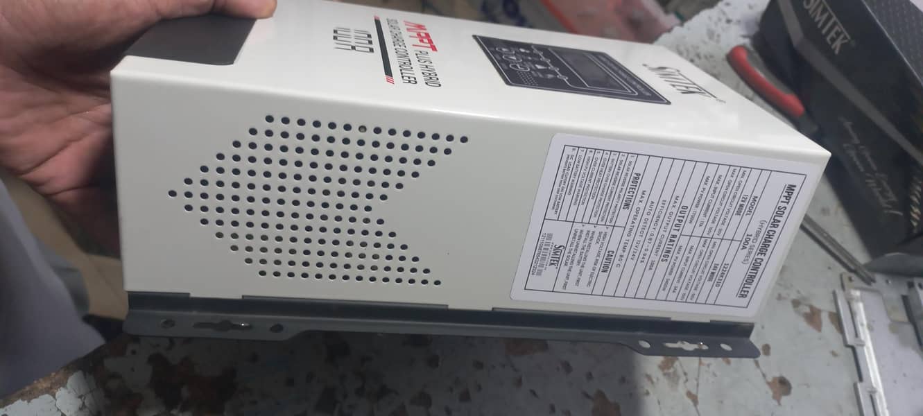 Simtek MPPT 100A 2