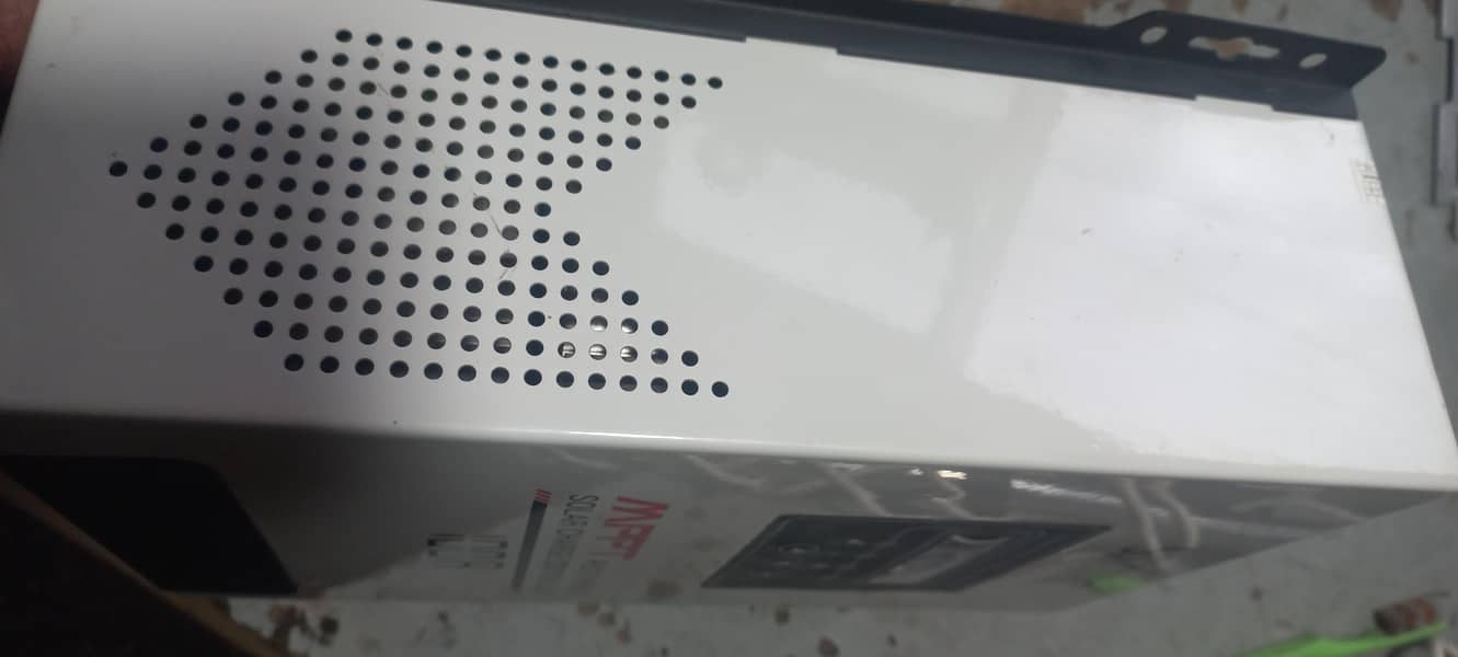 Simtek MPPT 100A 5